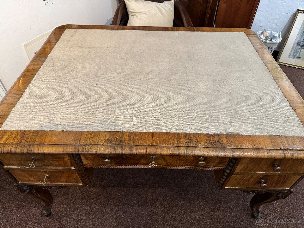 Starožitný stůl - 2