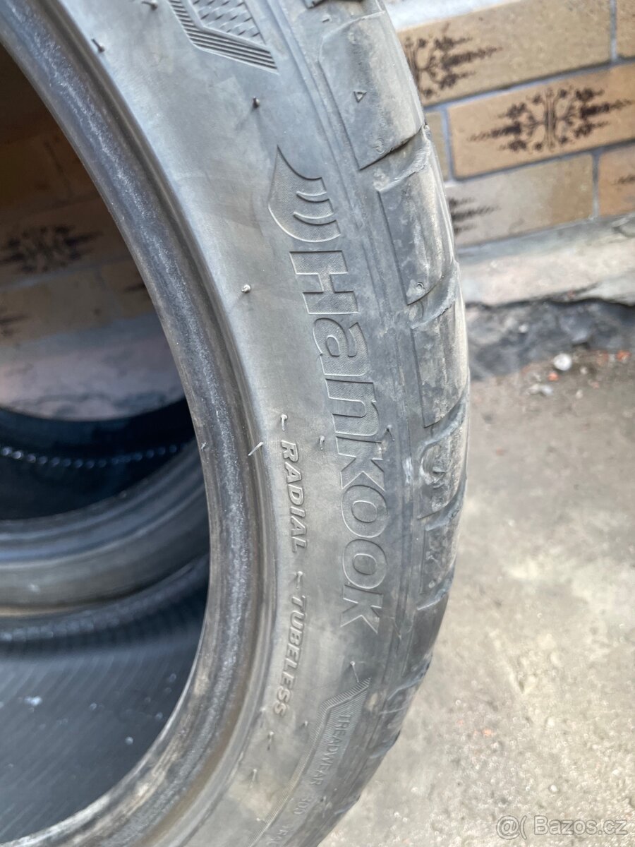 Pneu 225/40 r18 - 2