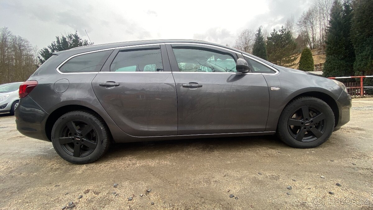 Opel Astra J 1,7 cdti - 2