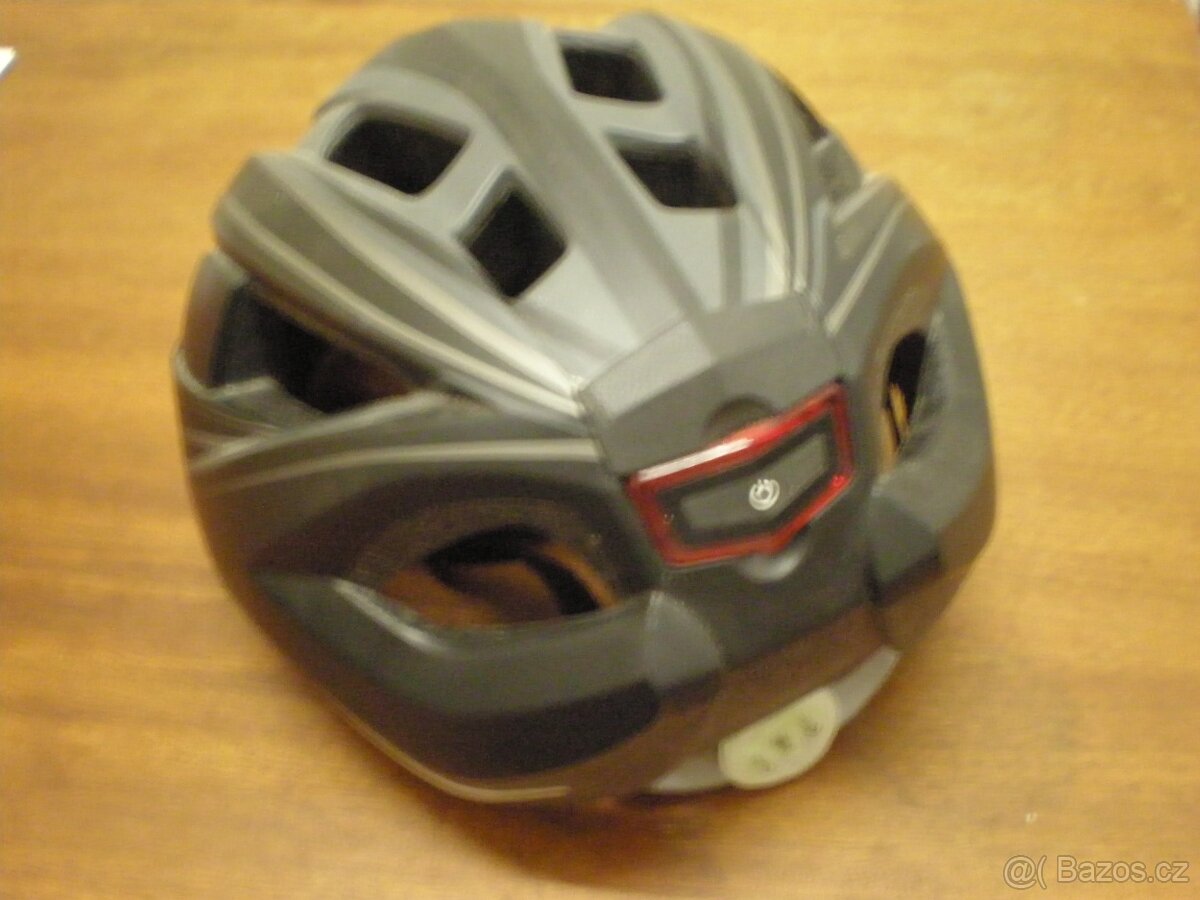 CYKLISTICKÁ PŘILBA - 2