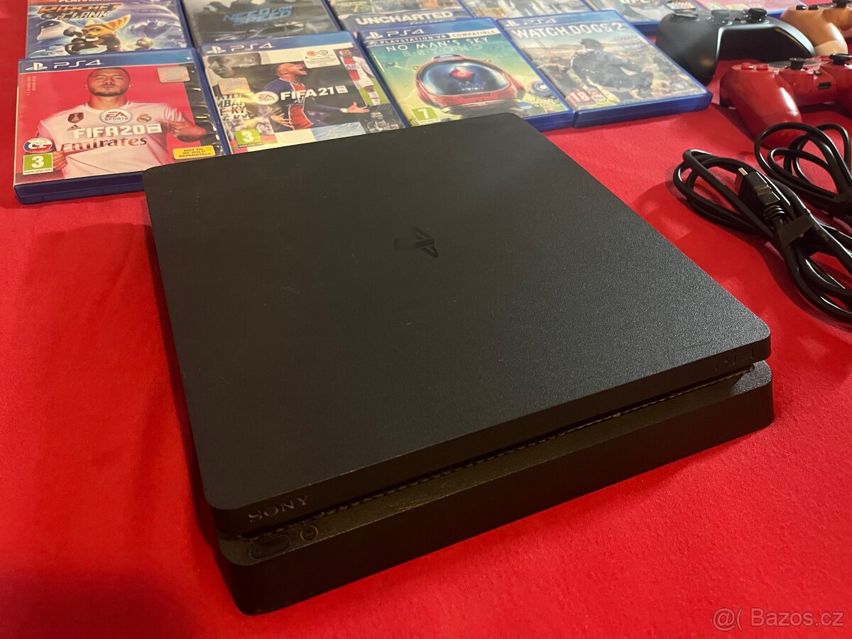 PlayStation 4 Slim / 22 her, + 4 ovladače - 2
