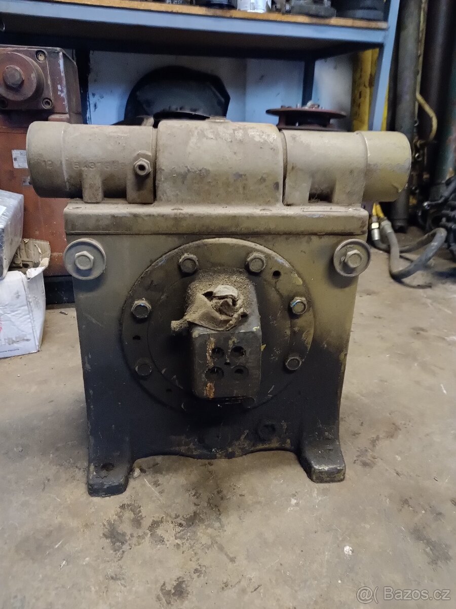 Hydraulické čerpadlo fortschritt T174 - 2
