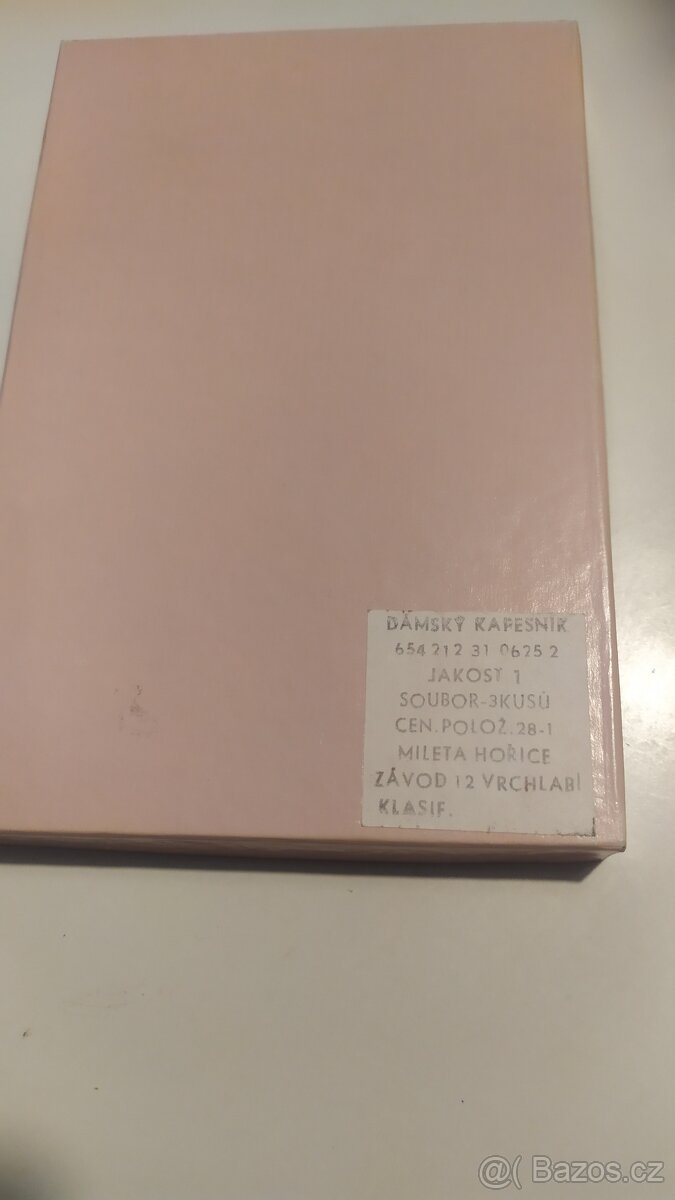 Damske vysivane kapesniky 3ks - maceska - 2