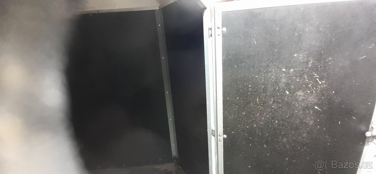 Přívěs na 2 koně s laminátovou střechou - 2