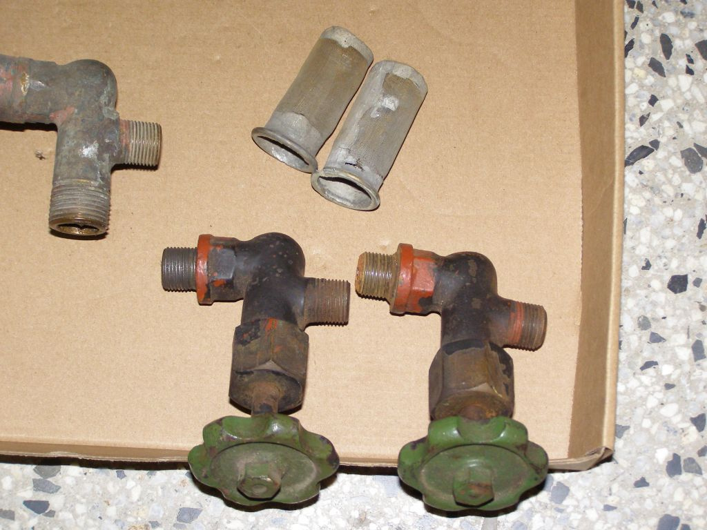 Prodám palivovou nádržku z motoru Lorenz 3 HP - 2