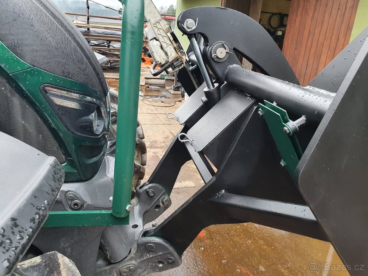 Rampovač do třetího bodu Valtra - 2