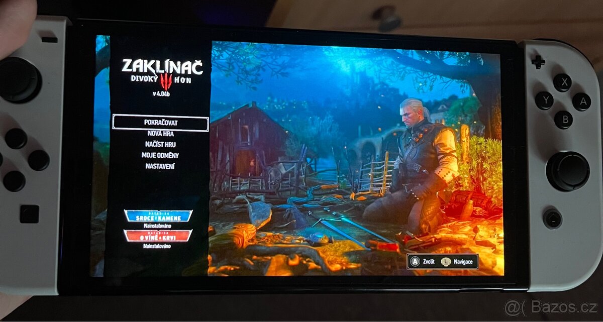 Nintendo Switch Oled i s pouzdrem - 2