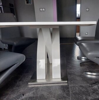 Jídelní sestava stůl + 4 židle - 2