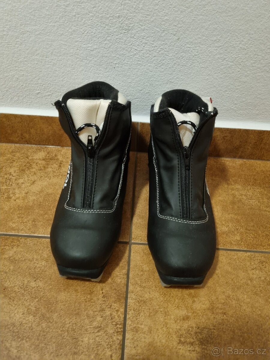 běžkařský set pro děti 140cm a boty Rossignol 40 - 2