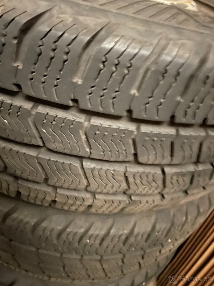 Prodám zimní pneu s diskama na Renault Master - 2