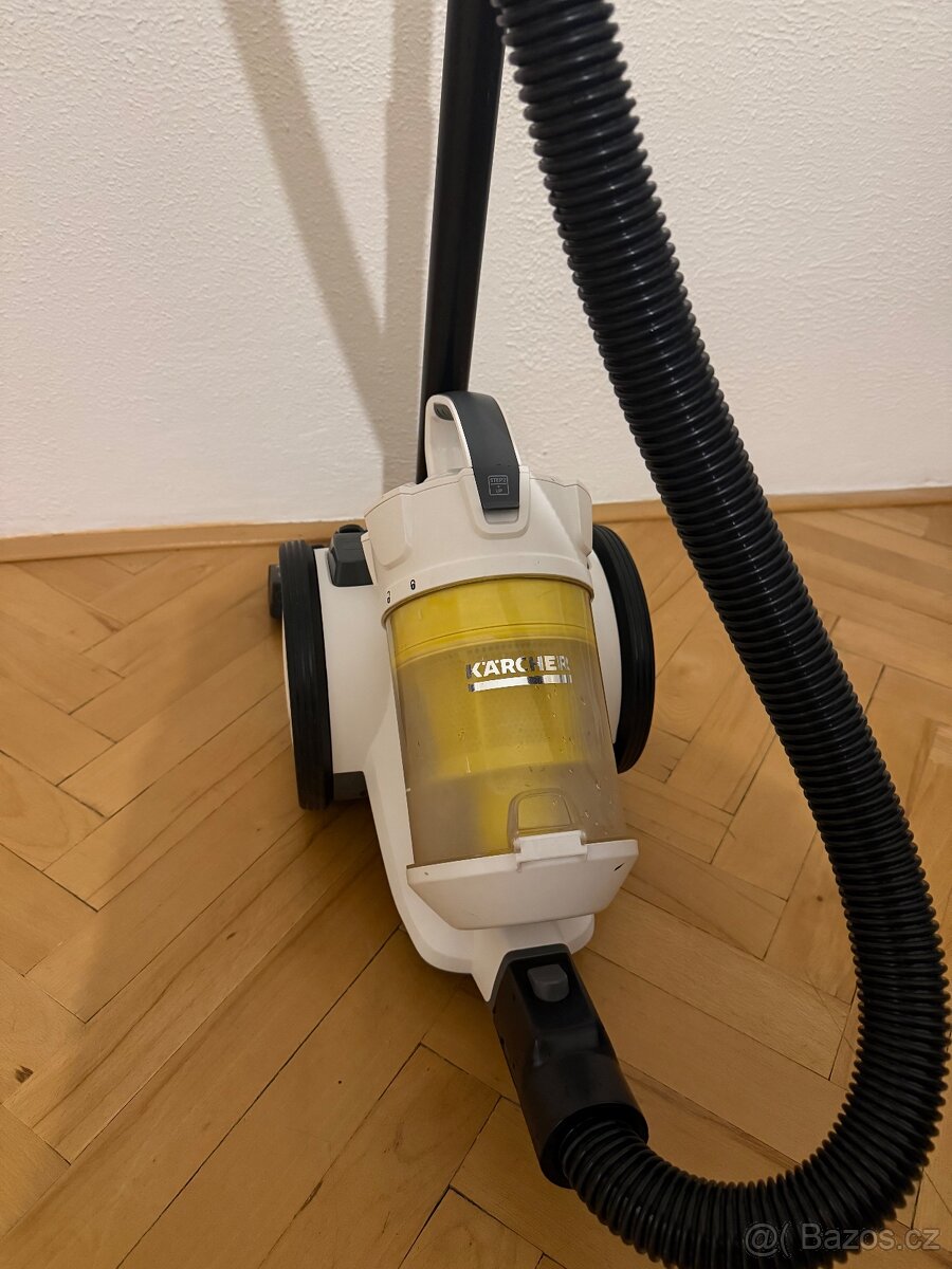 Vysavač Karcher - 2