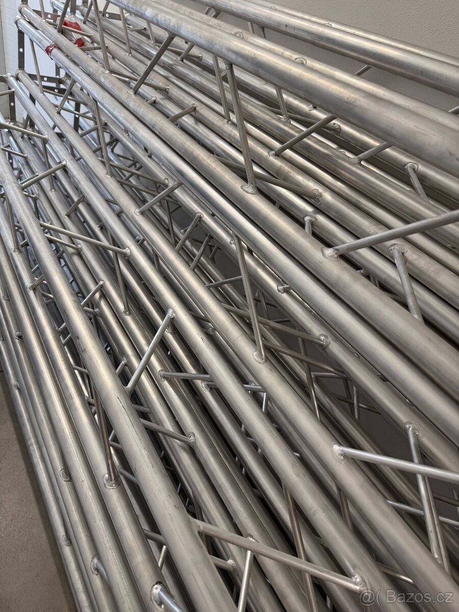 Hliníková konstrukce (na pódia) - 2