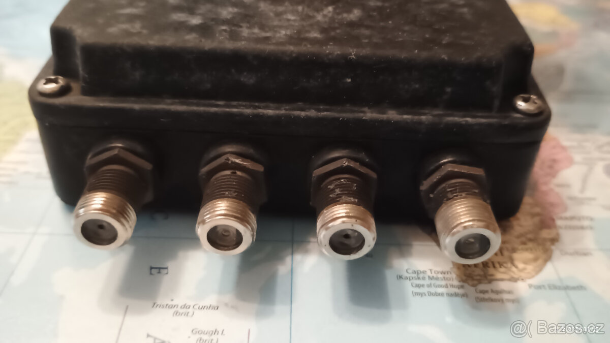 Satelitní konvertor pro 4 televizory - 2