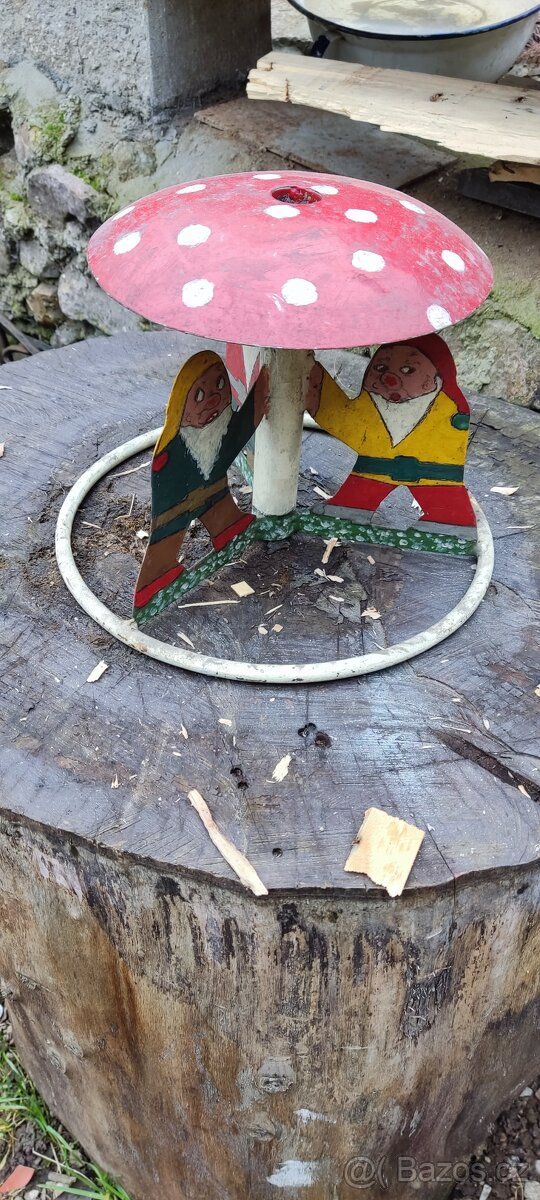 Stojan na stromek - trpaslíci - 2