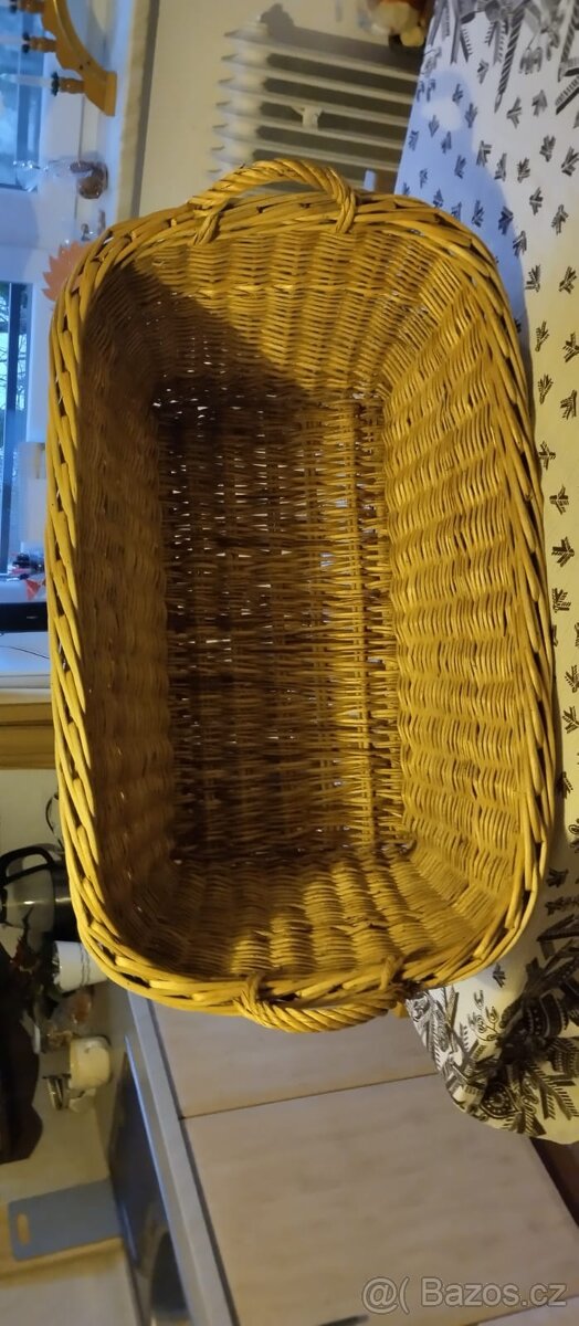 Proutěný koš - 2