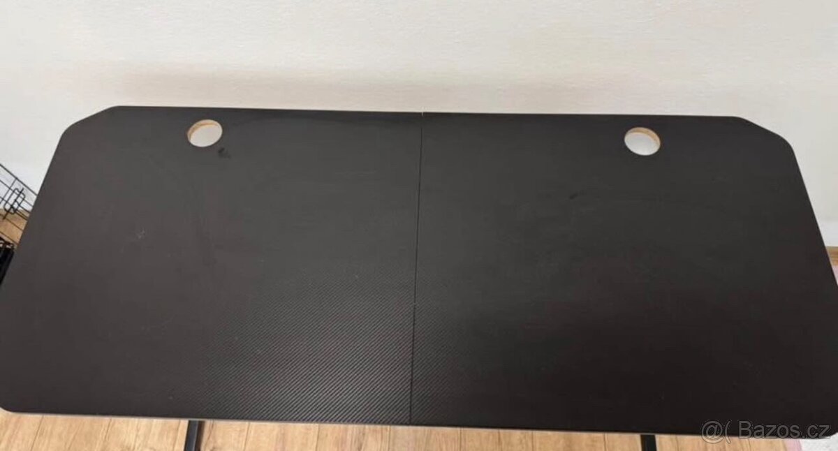 Prodám herní stůl s podložkou - 2