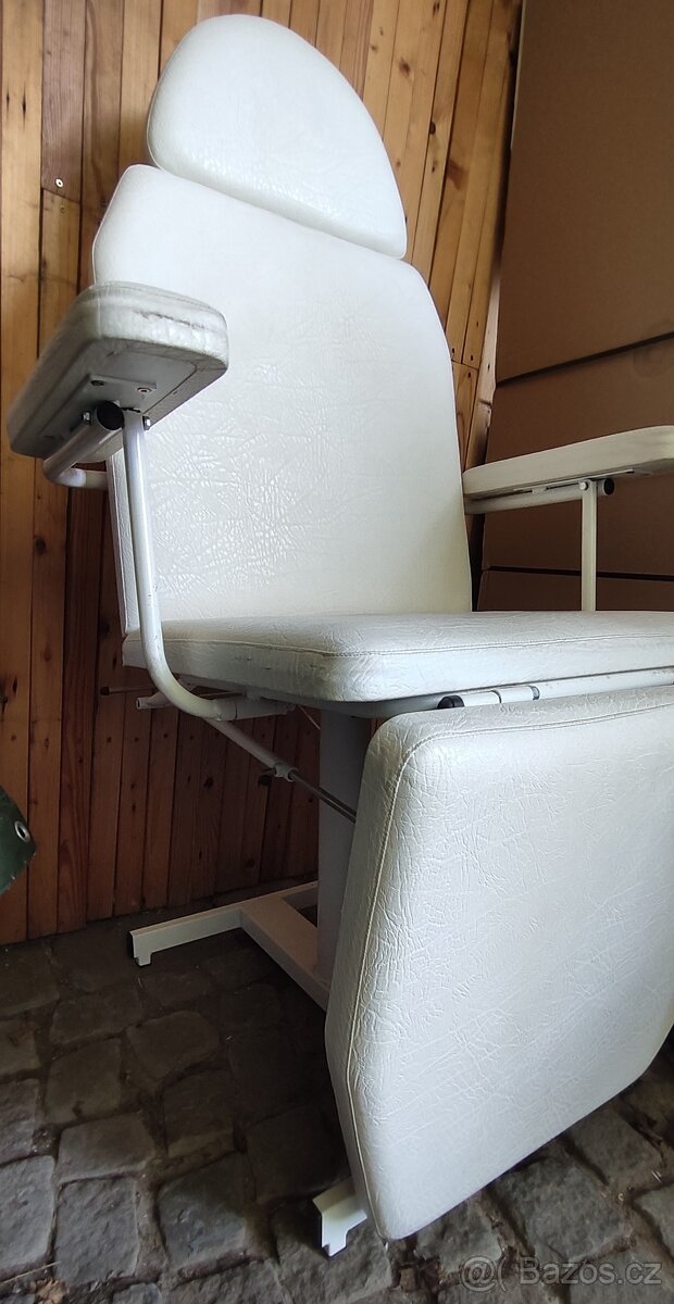 Polohovatelné kosmetické lehátko - 2