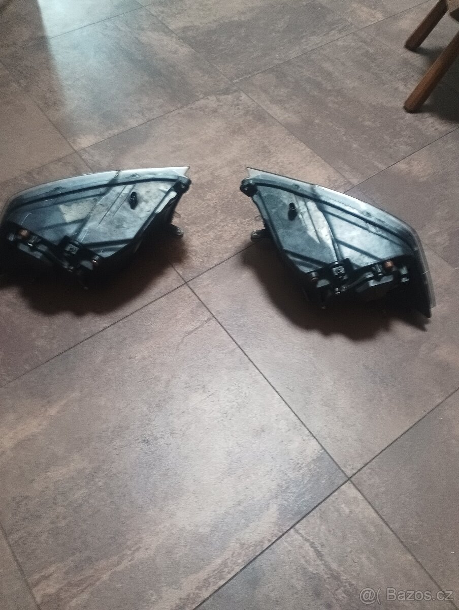 Přední světla Dodge ram - 2