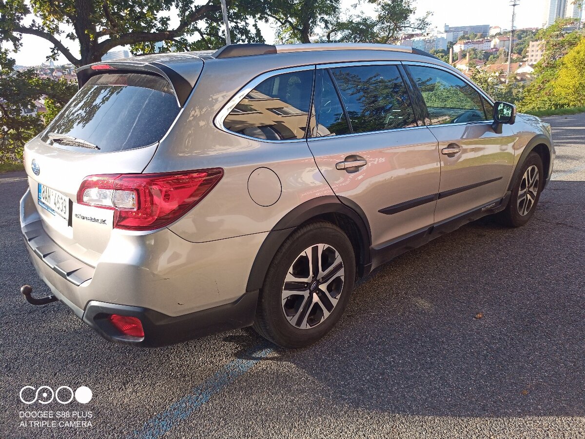 Prodám Subaru Outback 2,5 benzin - 2