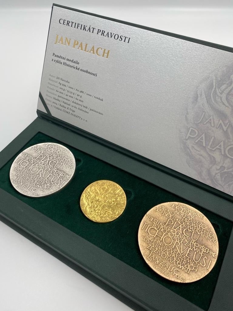 Vyprodaná trojsada Palach - 2