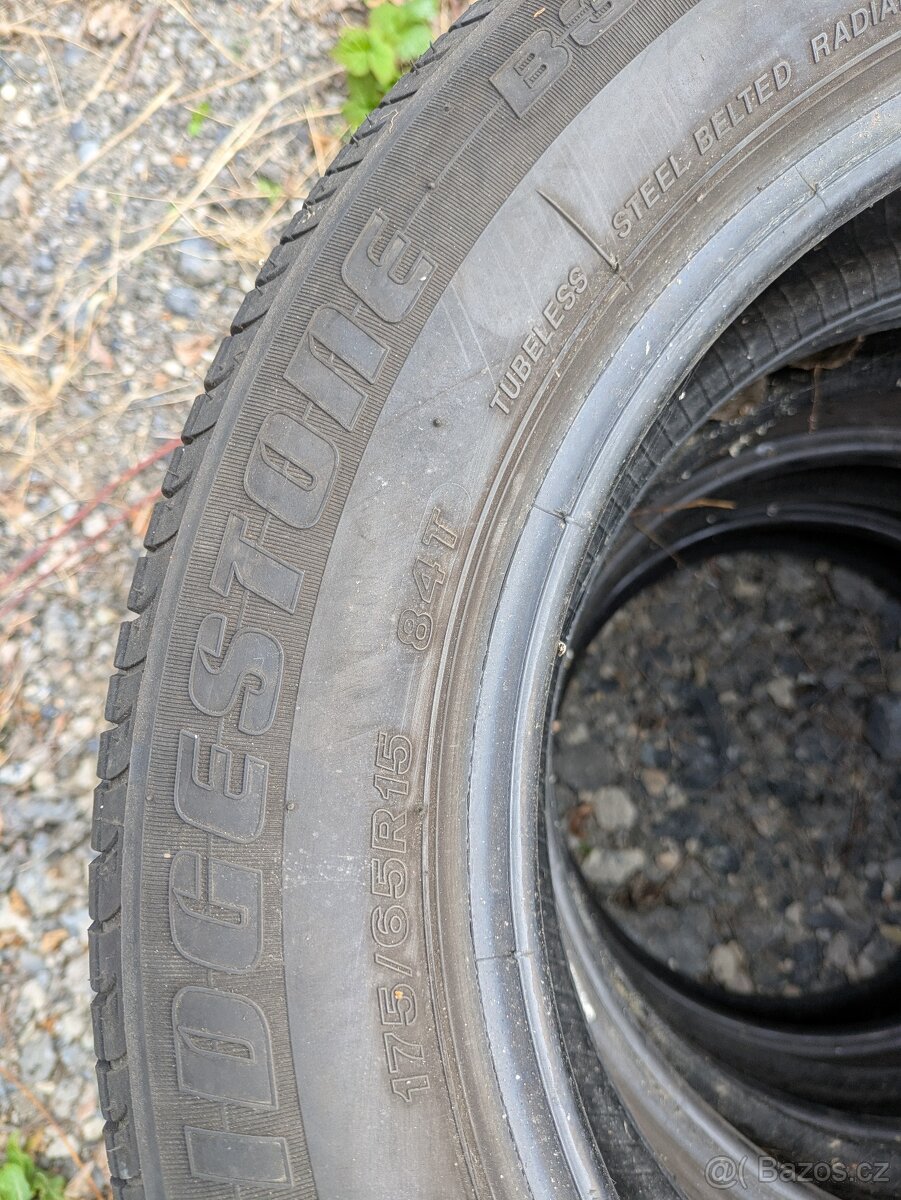 Letní pneu Bridgestone 175/65 R15 - 2