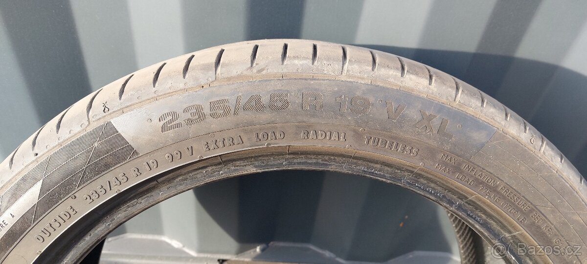 Letní pneu 235/45R19 99V Continental - 2