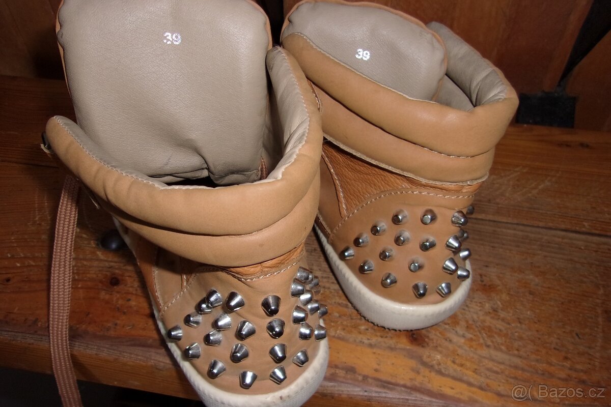 kotníkové kožené boty č. 39 - 2