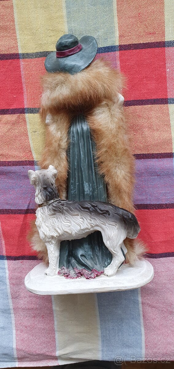 Soška dáma se psem - SLEVA - 2