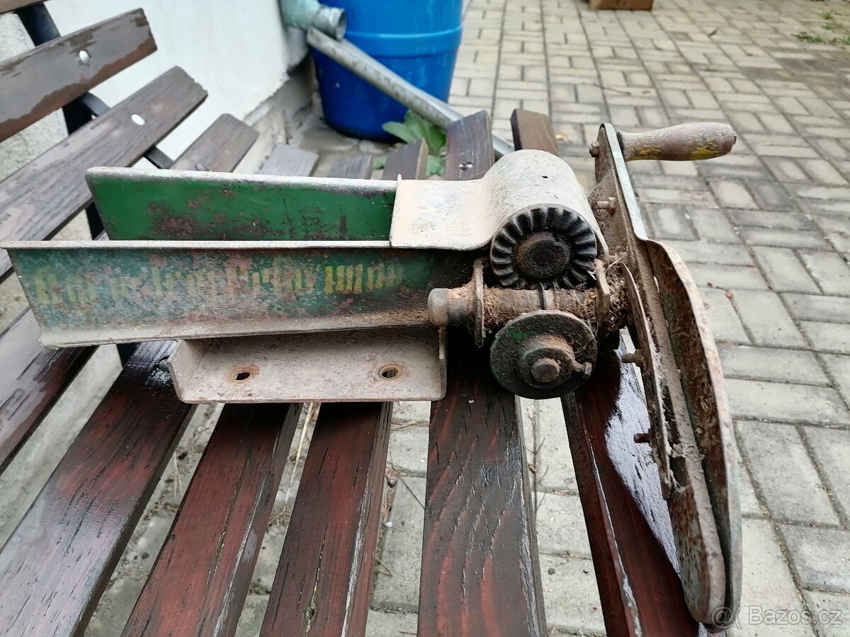 Řezačka kopřiv - 2