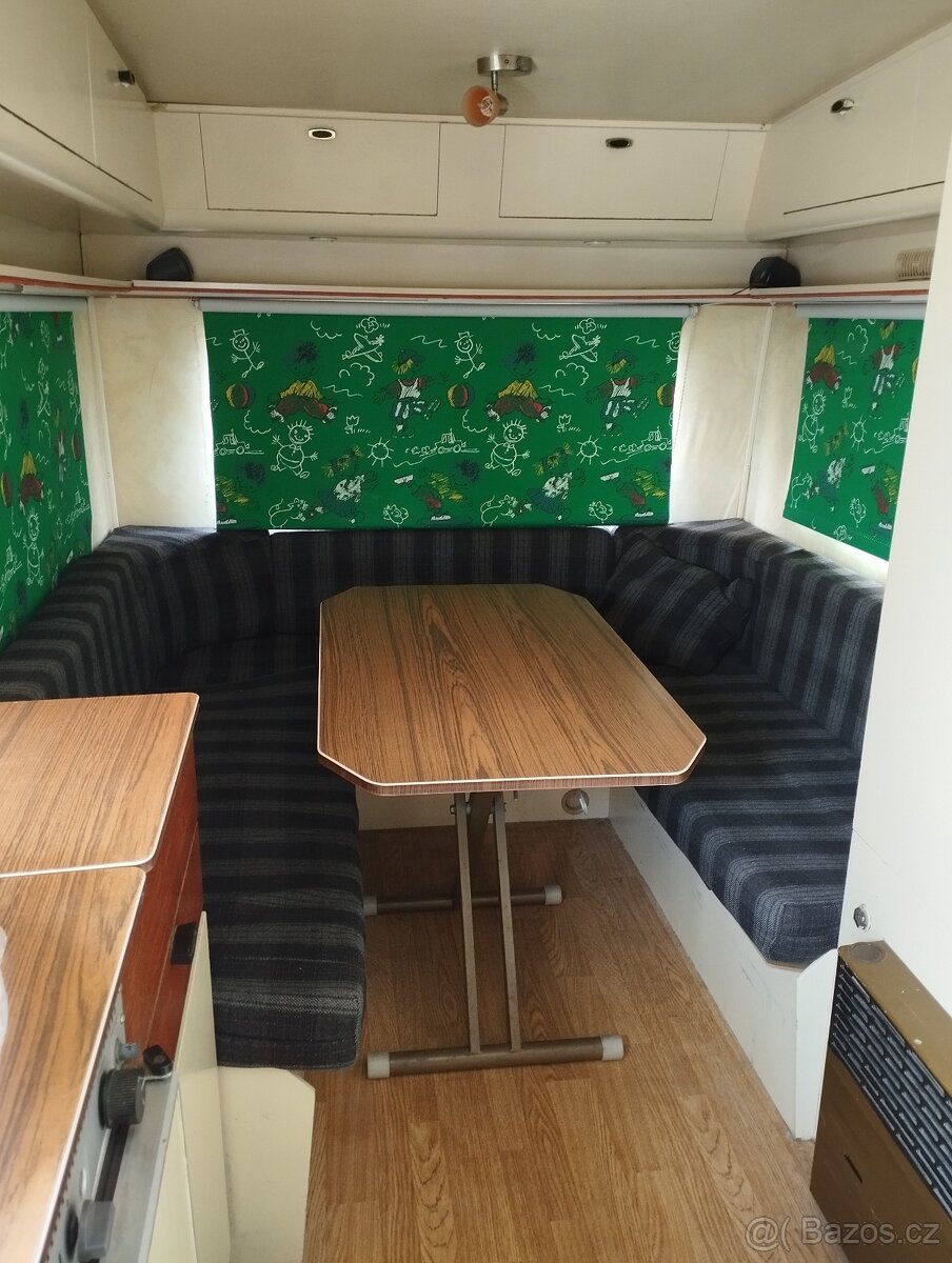 Karavan na pevné stání - 2