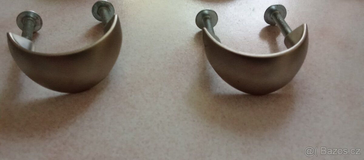 Úchytky 12 ks - 2