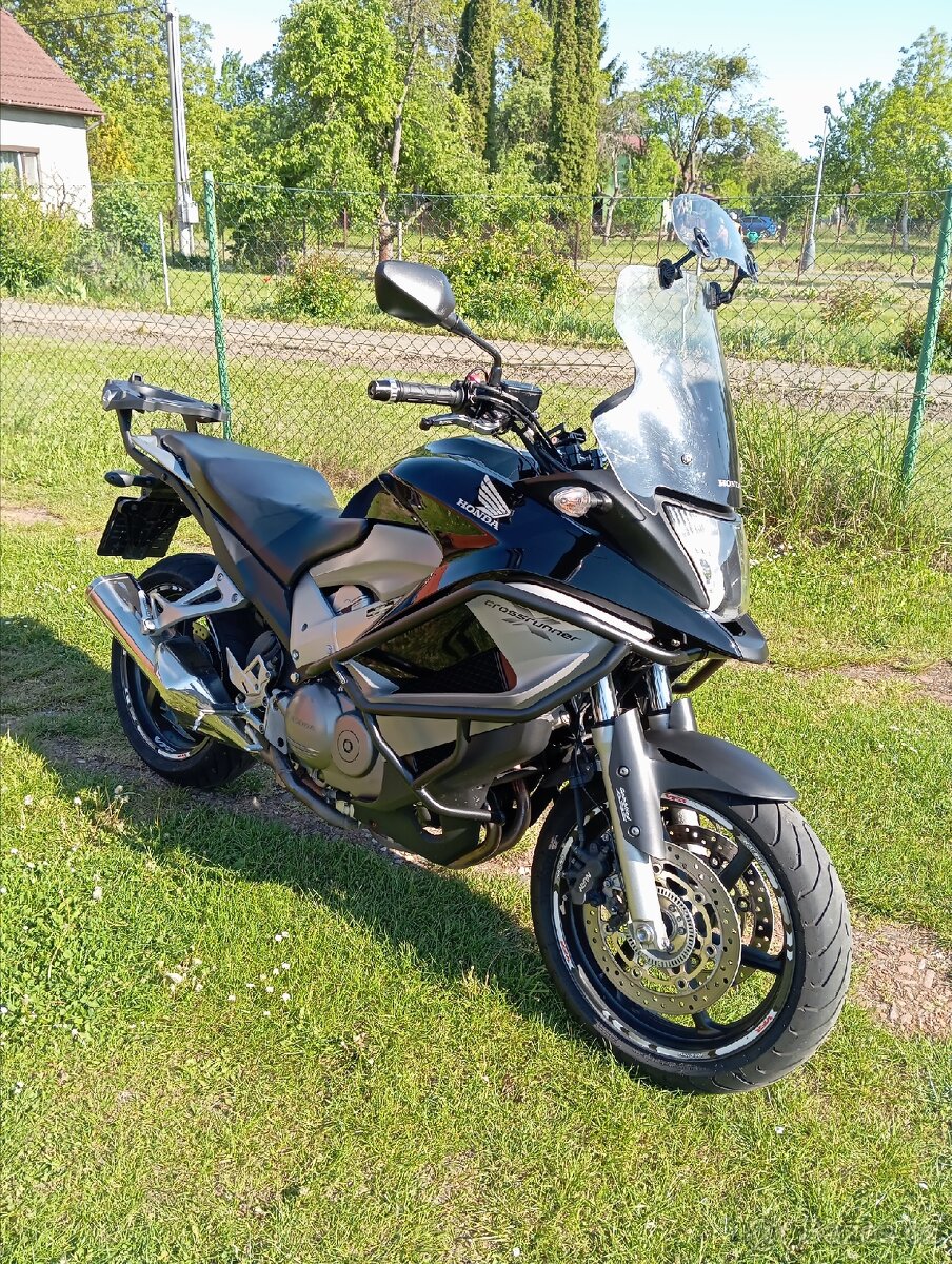 Honda VFR 800x crossrunnr - 2