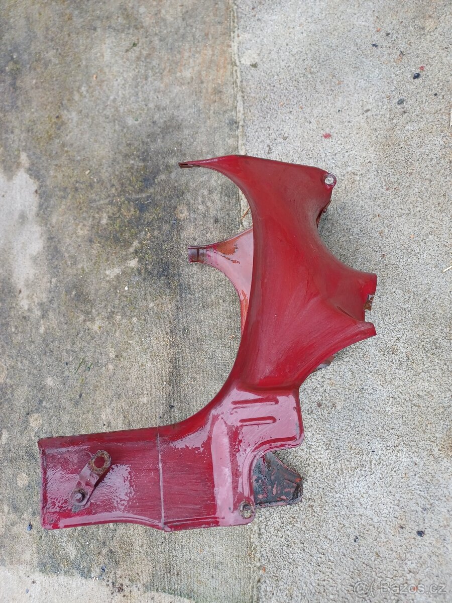 Podsedlové plechy.JAWA 250. - 2