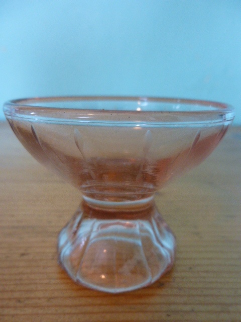 POHÁRKY - RŮŽOVÉ SKLO č.15 - 2