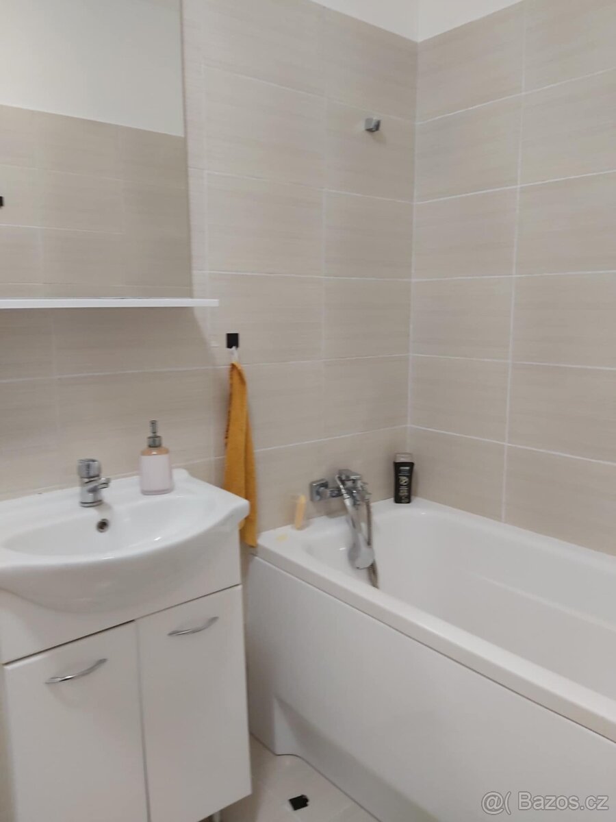 Byt 3+1, Karlovy Vary 1 - 2