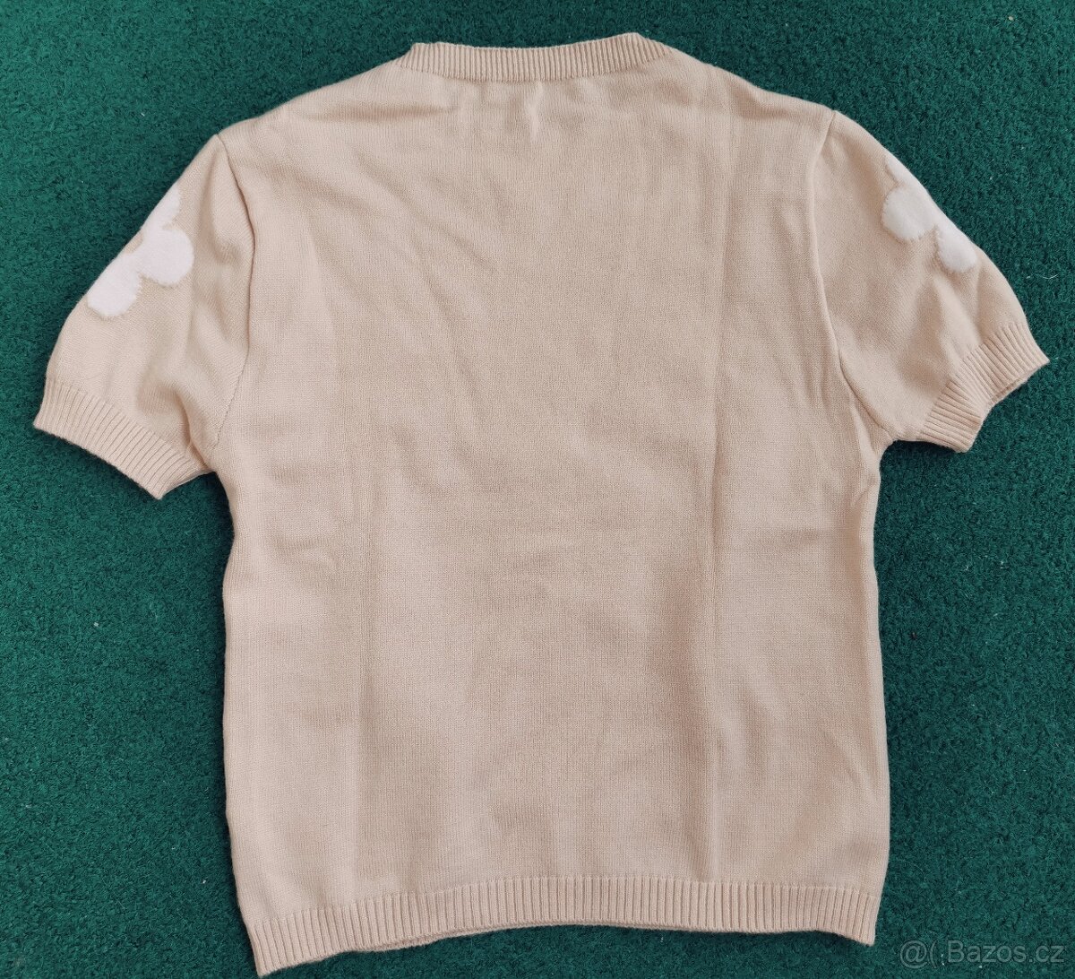 Béžový svetr s kytičkama - 2