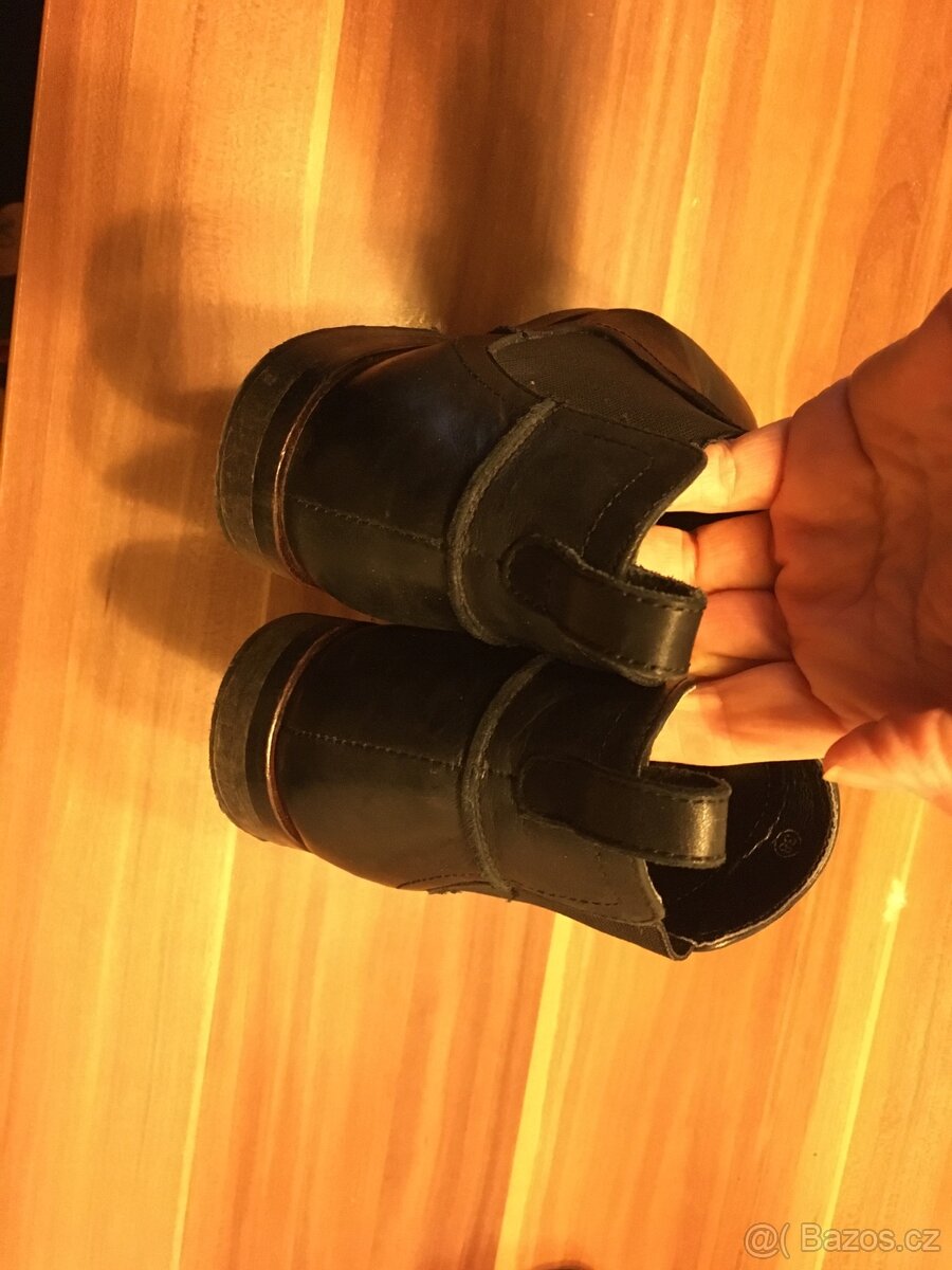 Kožená perka vel. 38 - 2