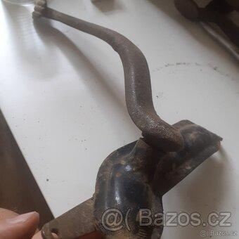 Spojkova páčka a Brzdovy pedal - 2