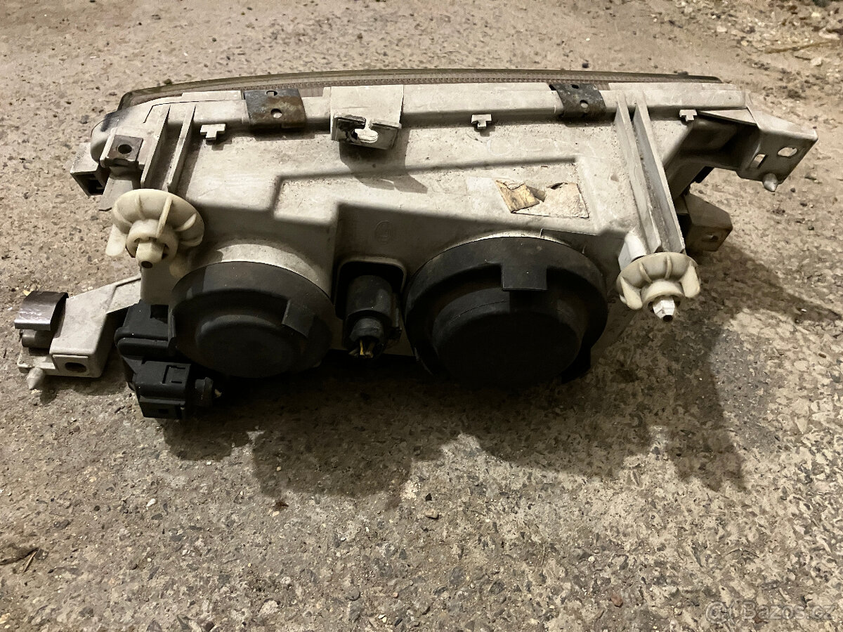 Přední světlo Octavia I - 2