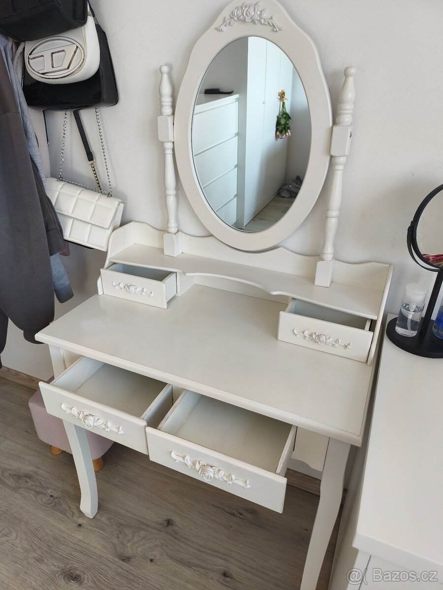 Toaletní stolek pro princeznu - 2