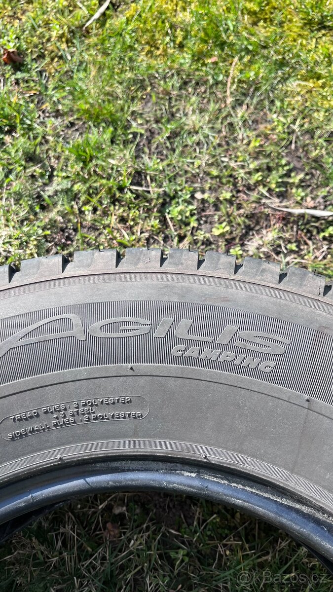 Pneu Michelin 225/75-R16 CP - 2