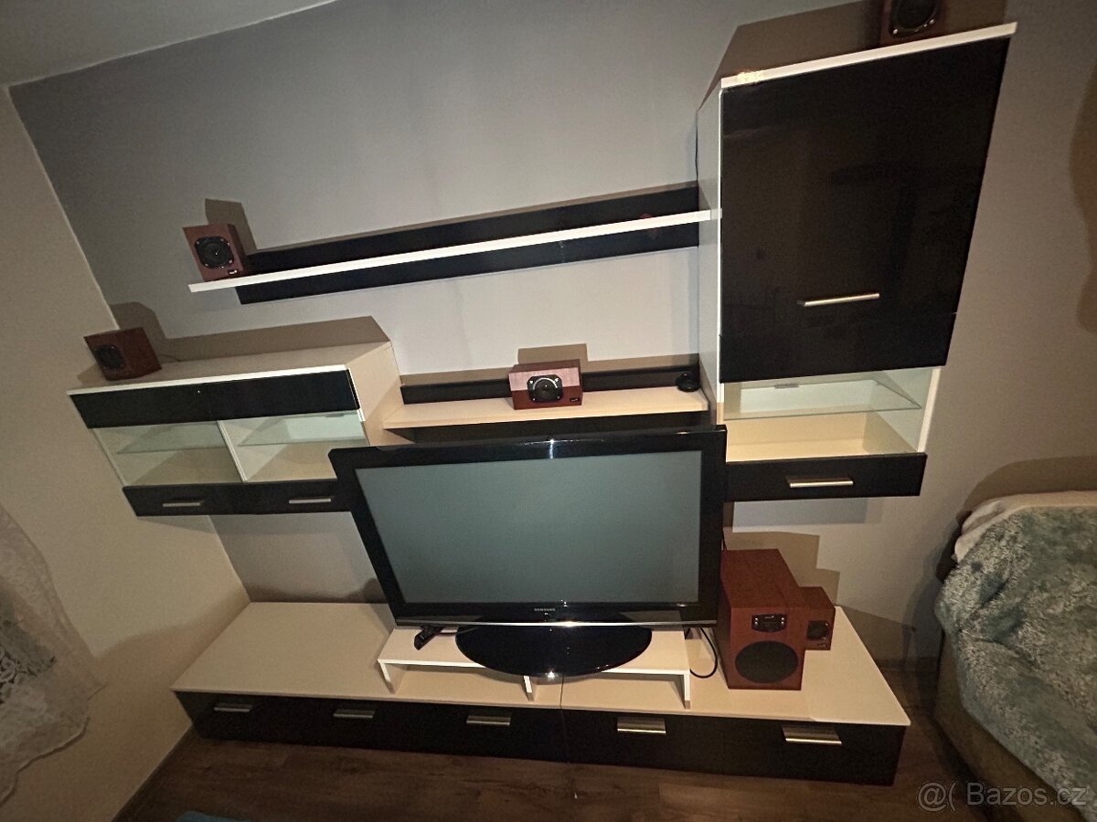 Obývací stěna - 2