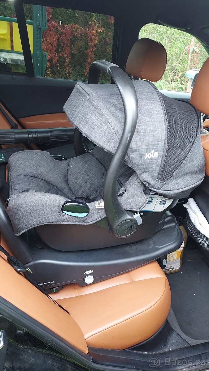 Autosedačka Joie+základna - 2