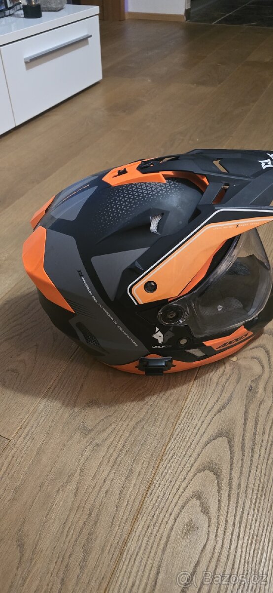 Prodám helmu axiss - 2