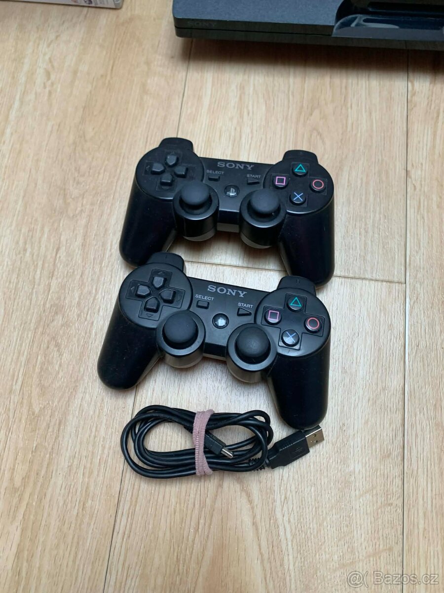Playstation 3 Slim + 2 ovladače + 15 her - 2