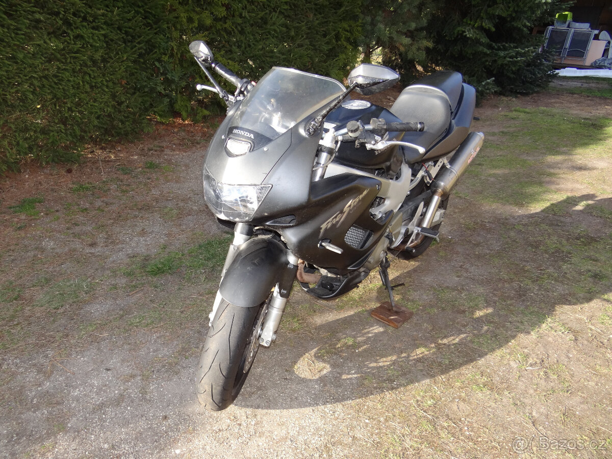 Honda VTR 1000 Firestorm - 2