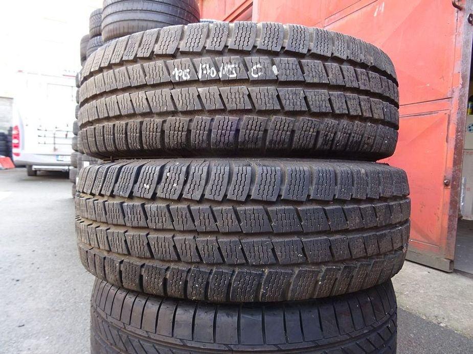 Zimní pneumatiky Uniroyal, 195/70/15 C, 2 ks, 9 mm - 2