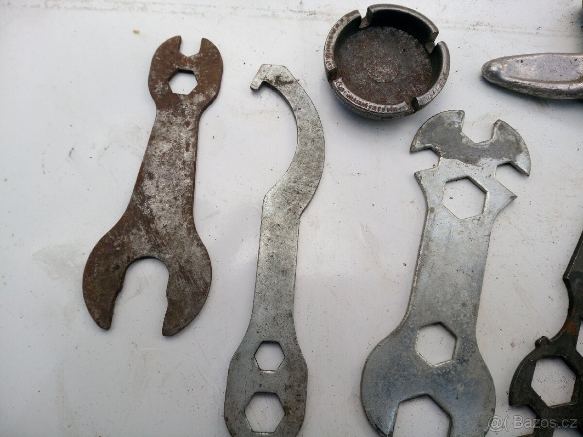 Historické nářadí pro kola - 2