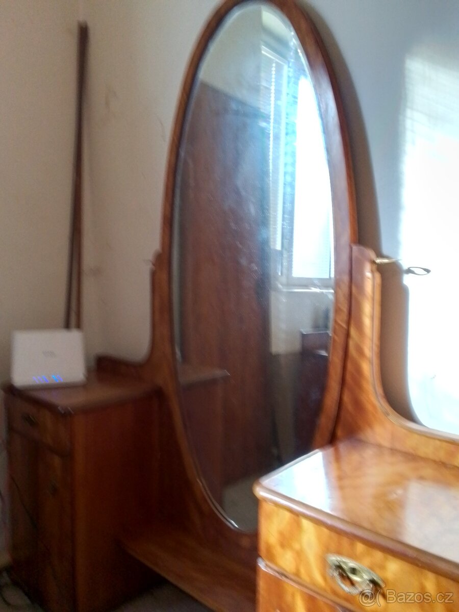 STAROŽITNÁ LOŽNICE Z ROKU 1920 - 2