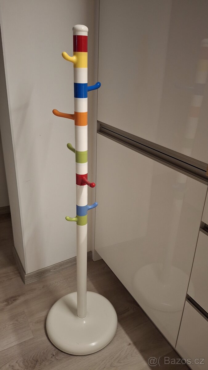 STOJANOVÝ DĚTSKÝ VĚŠÁK IKEA - 2